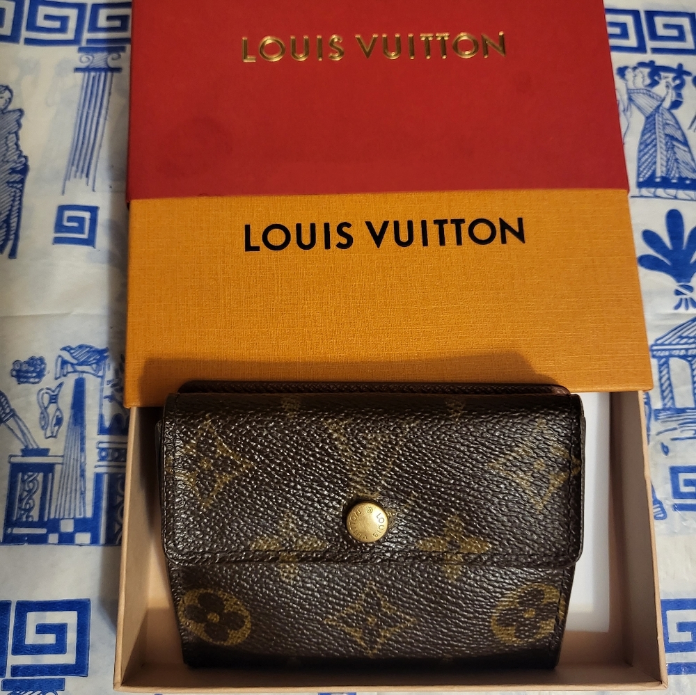 Authentic Louis Vuitton card case with coin compartment